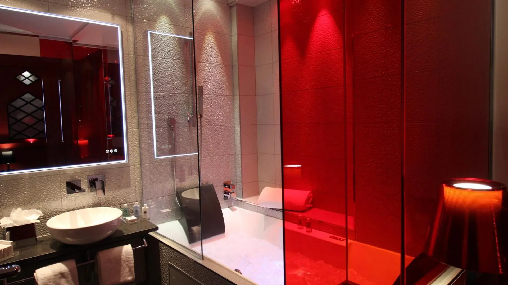 Secret De Paris - Hotel & Spa (Adults Only) 4*,  France